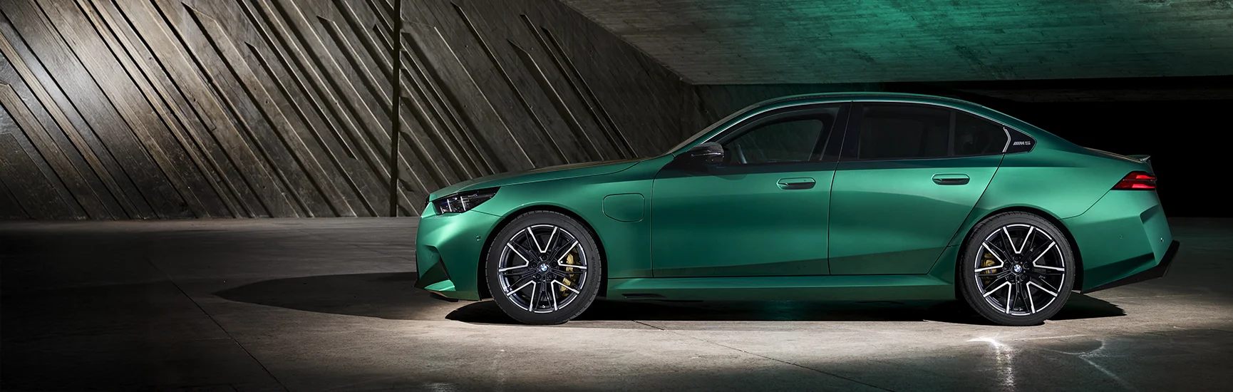 BMW M5 SEDAN