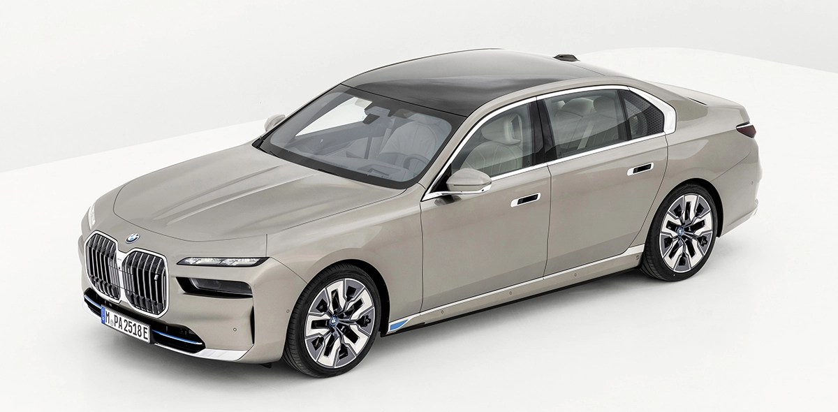 BMW i7
