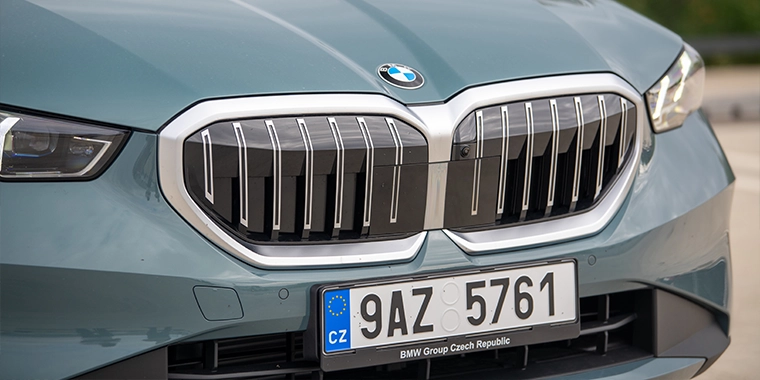 BMW ŘADA 5 Sedan