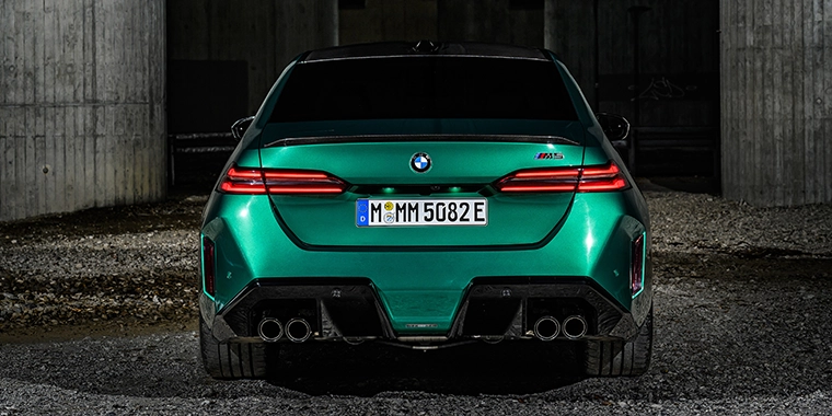 BMW M5 SEDAN