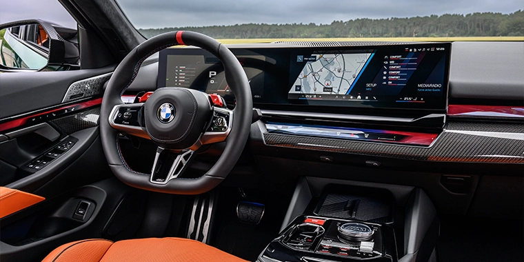 BMW M5 SEDAN