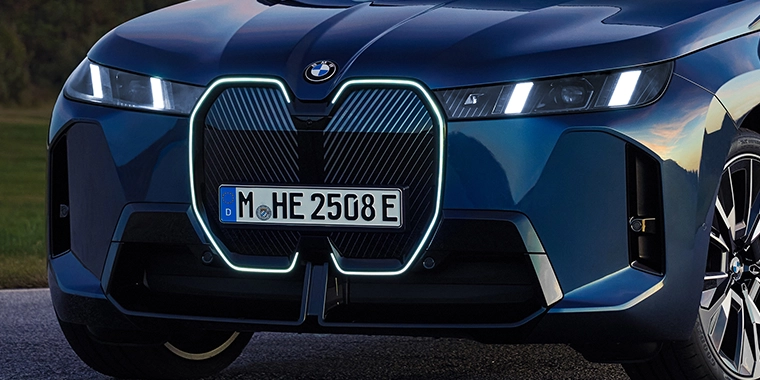 NOVÉ BMW iX (2025)