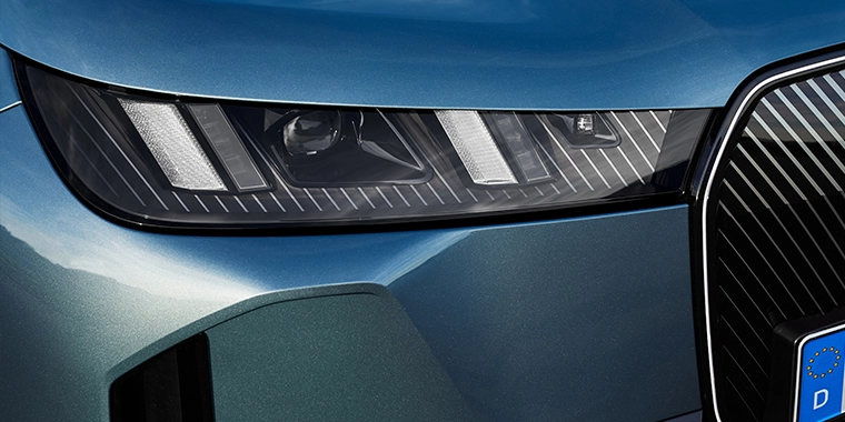 NOVÉ BMW iX (2025)