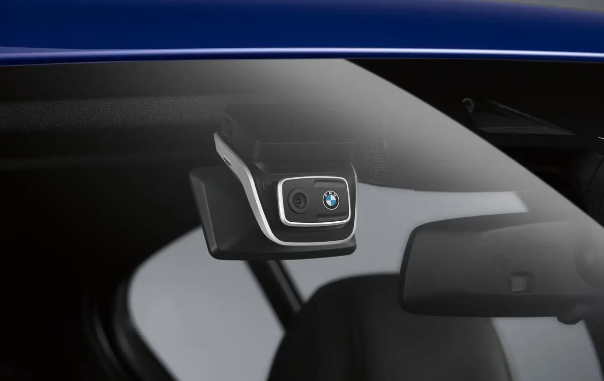 Získejte 10 % slevu na příčníky, Advanced Car Eye a Car Care tašku pro vaše BMW