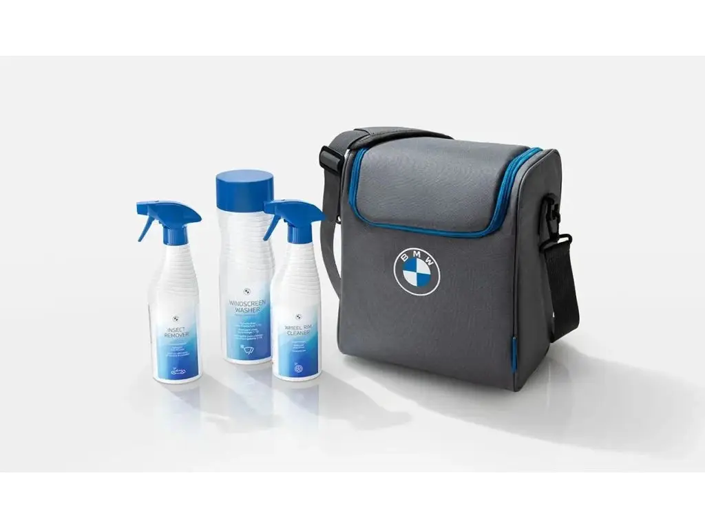 Získejte 10 % slevu na příčníky, Advanced Car Eye a Car Care tašku pro vaše BMW