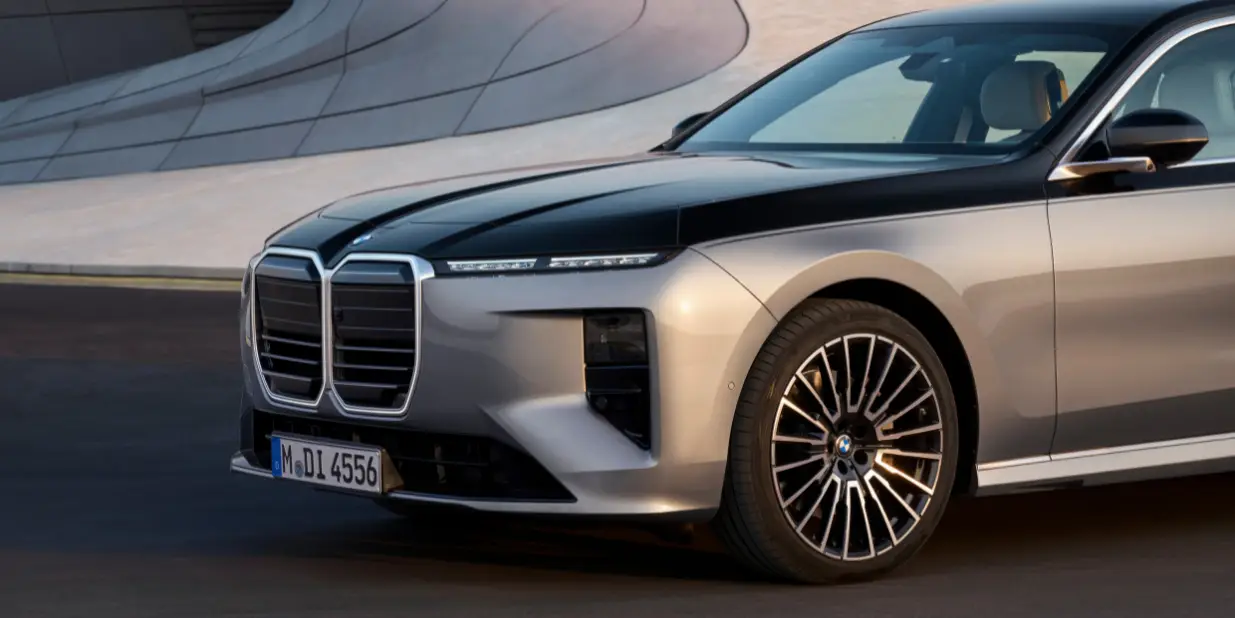 NOVÉ BMW ŘADY 7 - 2026 | JÍZDA SNŮ