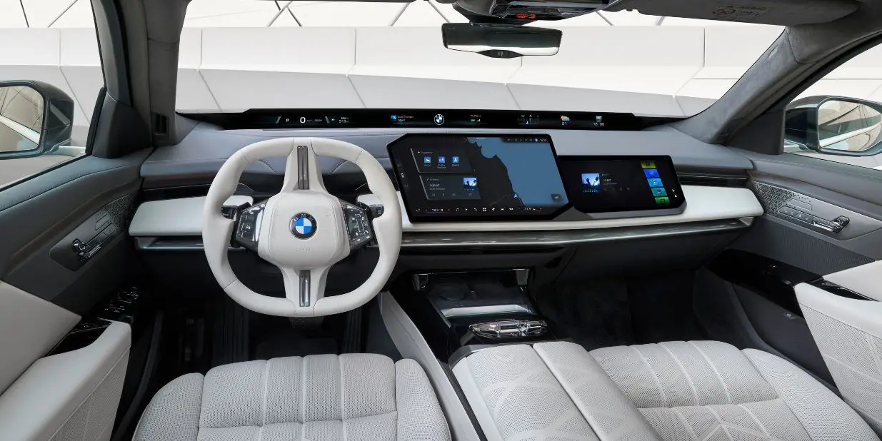 NOVÉ BMW ŘADY 7 - 2026 | JÍZDA SNŮ