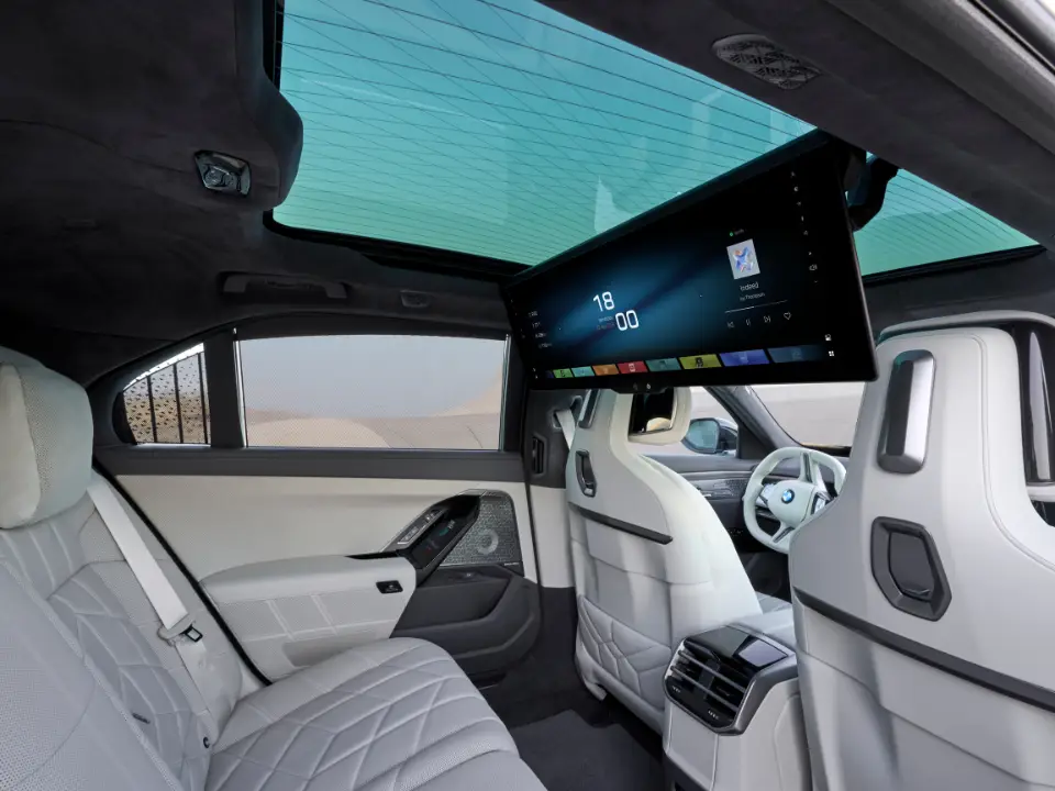 NOVÉ BMW ŘADY 7 - 2026 | JÍZDA SNŮ