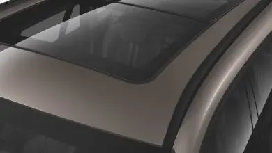 Podélné černé střešní nosníky Slimline